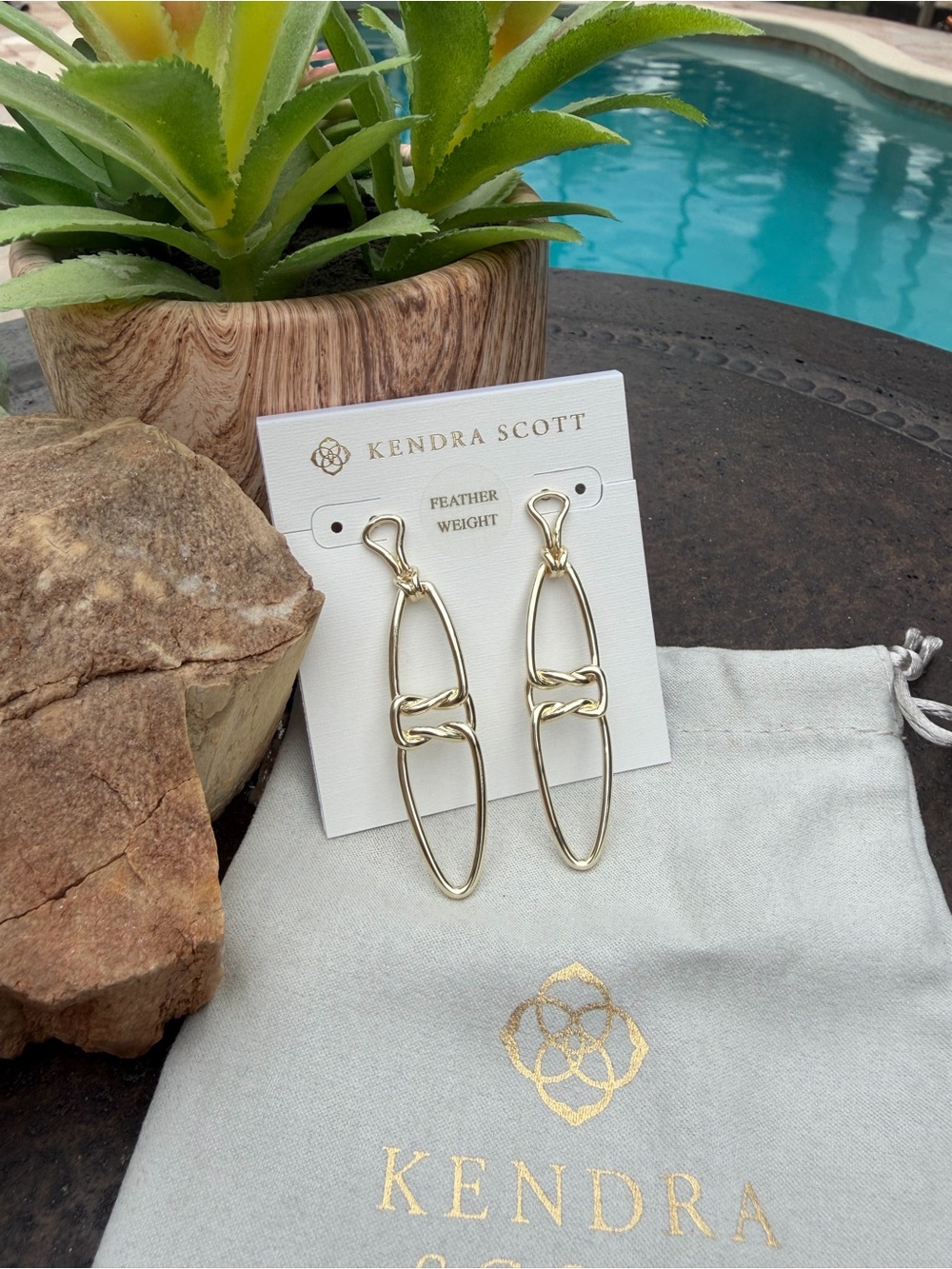 NWT KENDRA SCOTT Earrings - Beautiful Designer - Classic - Boho Earrings